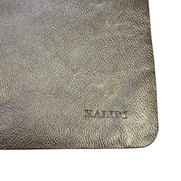 Kalidi Metallic Champagne Envelope 15” Laptop Sleeve - Picture 2 of 7